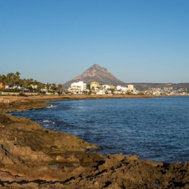 Explore the best beaches in Costa Blanca near your villa