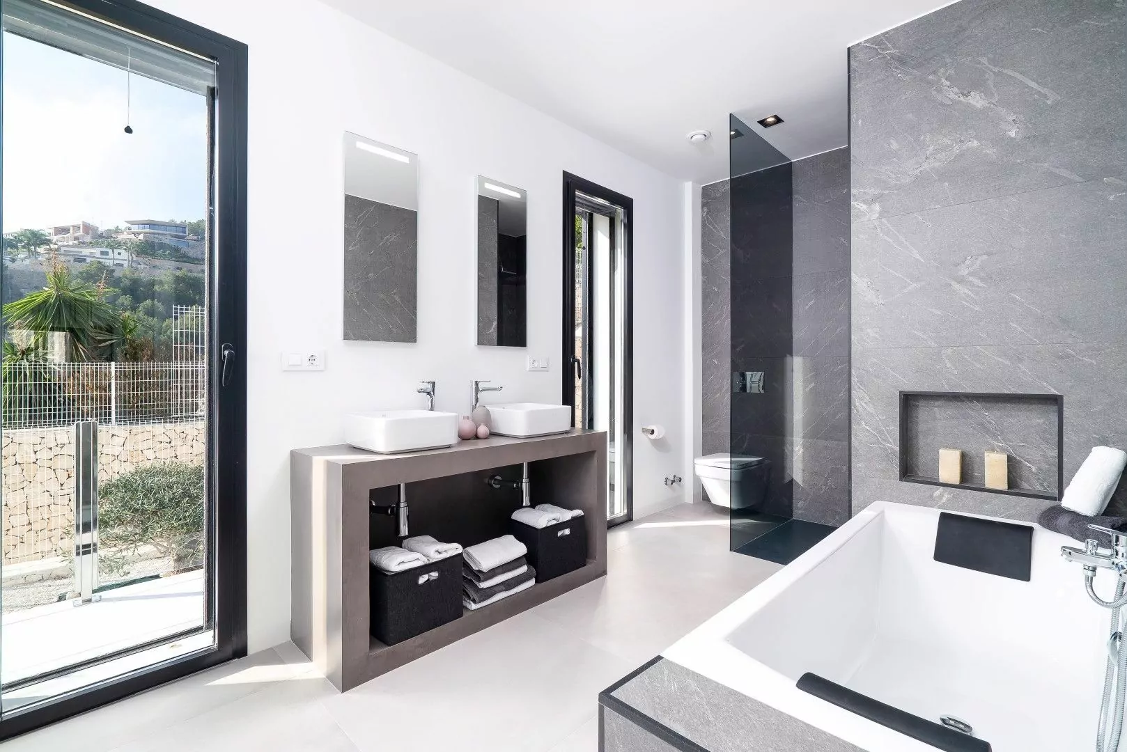 Baño Raco93.1 Large